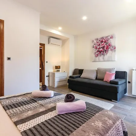 One-bedroom In *